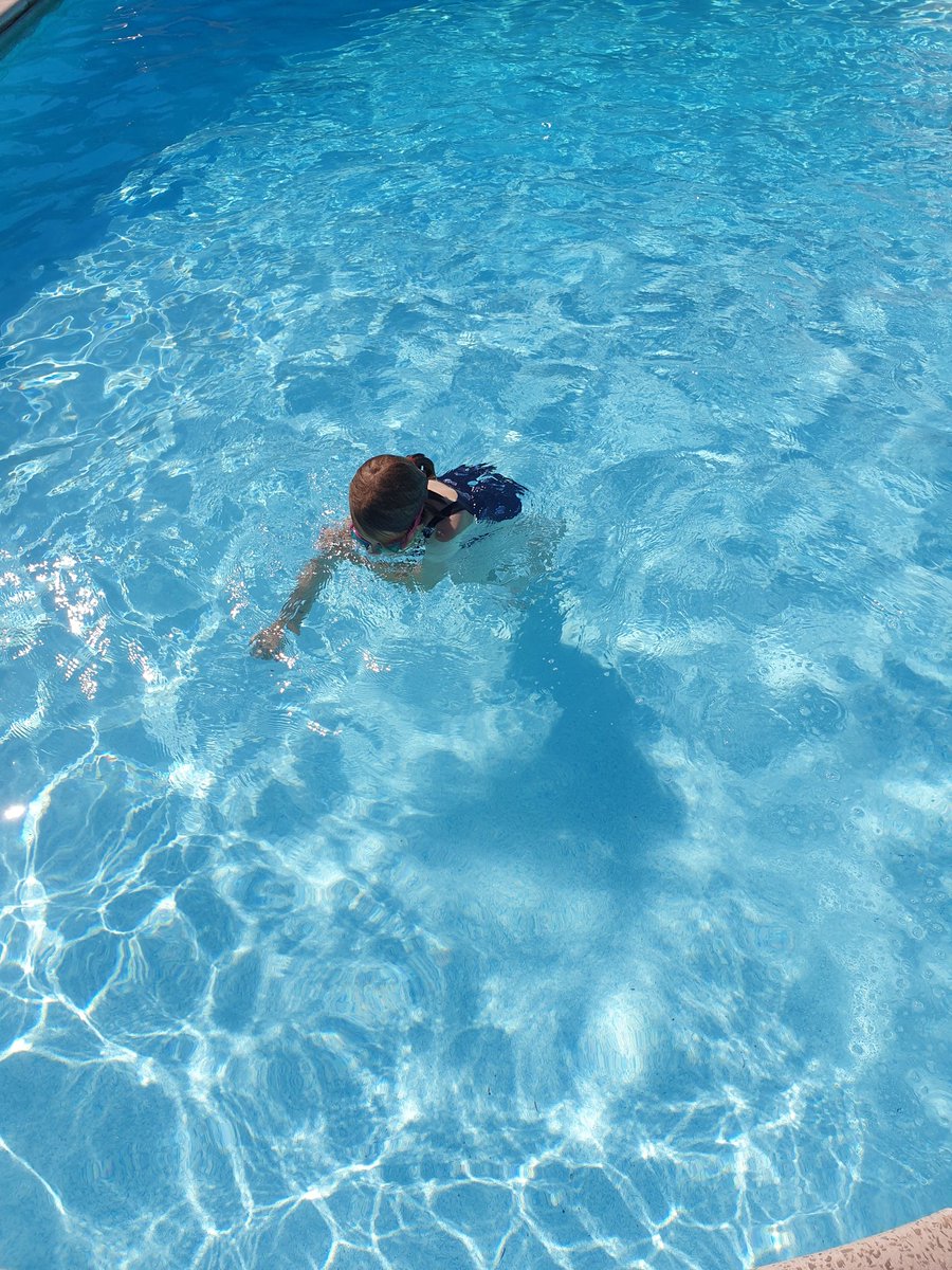 #3goodthings 
1. Helping with a birthday party doing facepaints and glitter tattoos
2.A friend with a pool! 
3. The munchkin deciding to offer some toys to charity she no longer uses and sell some to save money for our camping trips.