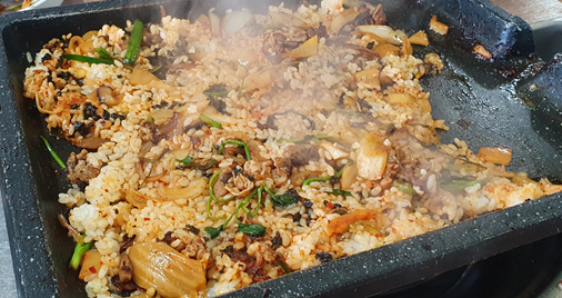 DDC_TIME's tweet photo. 오리고기 무한리필+볶음밥 1인 1.4만 https://t.co/tWZmXaS9p7