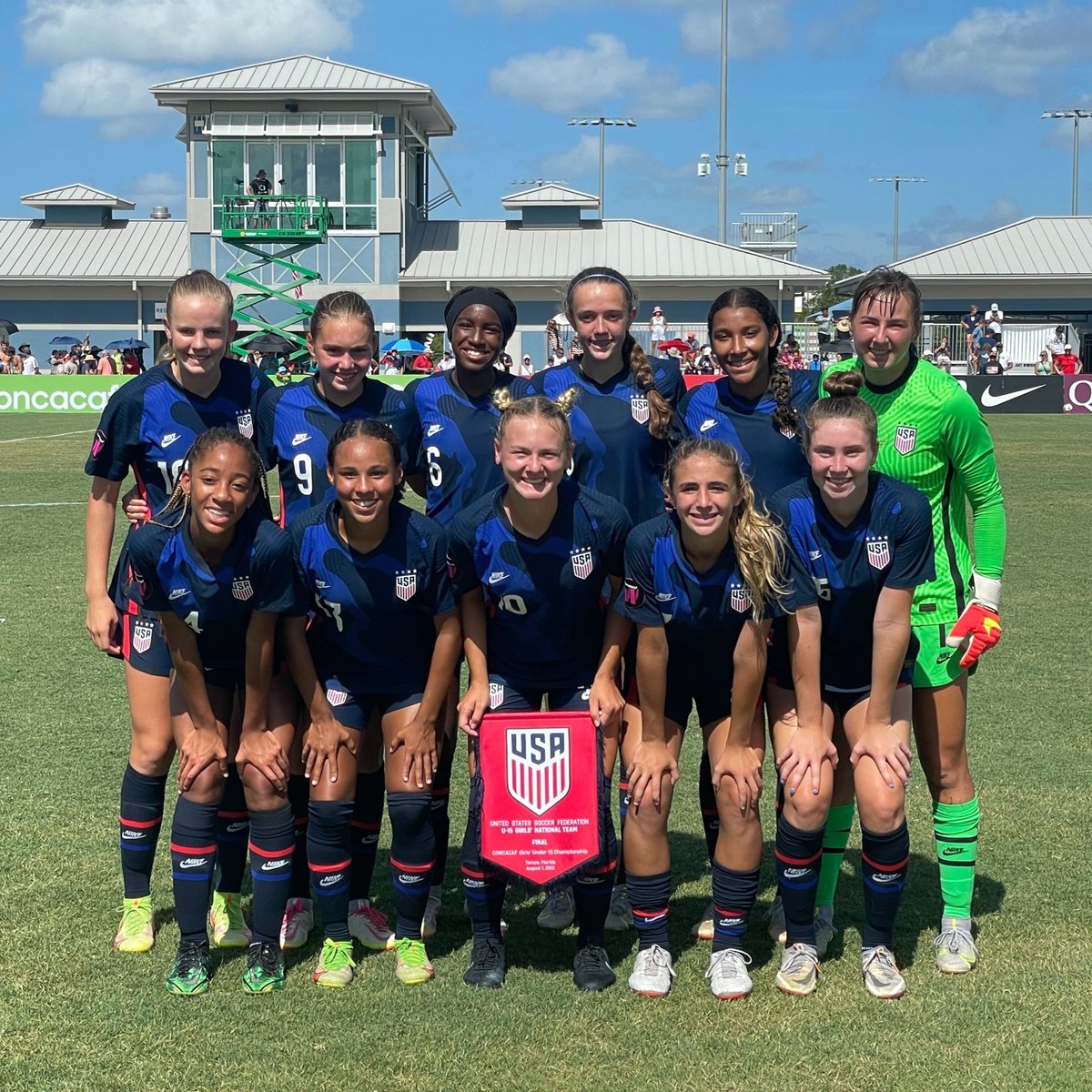 USYNT's tweet photo. 🏆 CONCACAF CHAMPS 🏆

🇺🇸 USA 4 - 1 CAN 🇨🇦

⚽️ 7’ - Alex Pfeiffer
⚽️ 11’ - Kennedy Fuller 
⚽️ 68’ - Abby Ballek 
⚽️ 70’ + 1 - Ashlyn Puerta

#U15WYNT https://t.co/JxchLNdYIQ