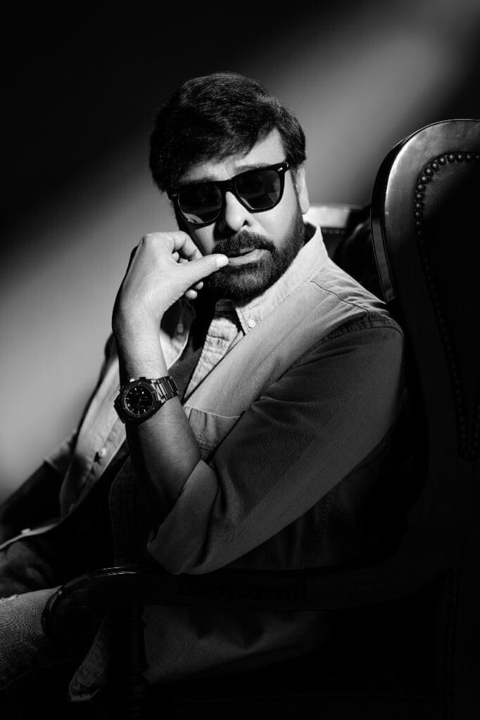 pavankishna27's tweet photo. @Sam_Jonvik2 @KChiruTweets Kasepu guddodila act cheddam🤣🤣🤣🤣🤣 https://t.co/j3hskTcD8e