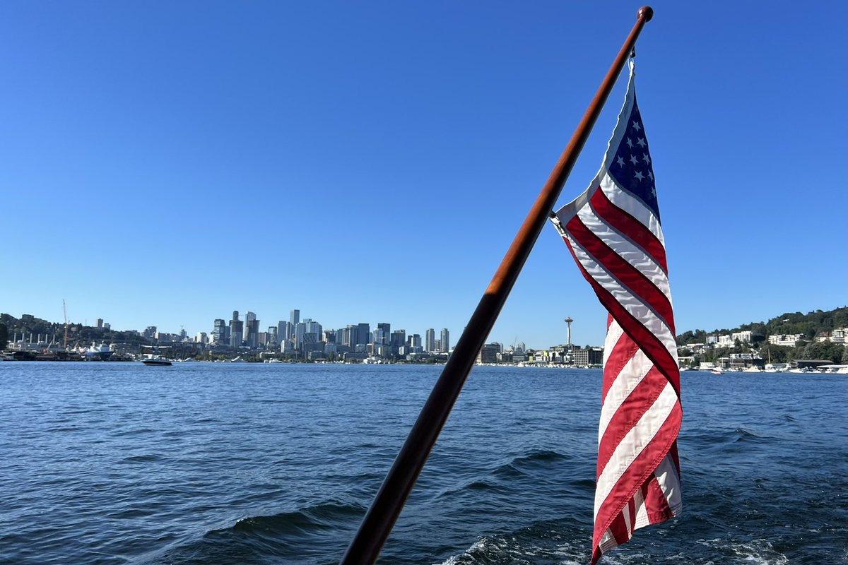 …and good morning, Seattle 💙

#SeattleLove
#SoNorthwest
#NorthwestIsBest