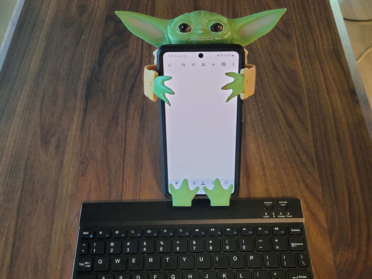 MikeOMalley's tweet photo. @momalleyauthor When you're traveling and ready to write but realize you left your laptop home, it's time for an emergency Walmart run for a wireless keyboard and cellphone holder. Plenty of keyboards to pick from. Cellphone holders? Not so much. https://t.co/axJWFcTKI1