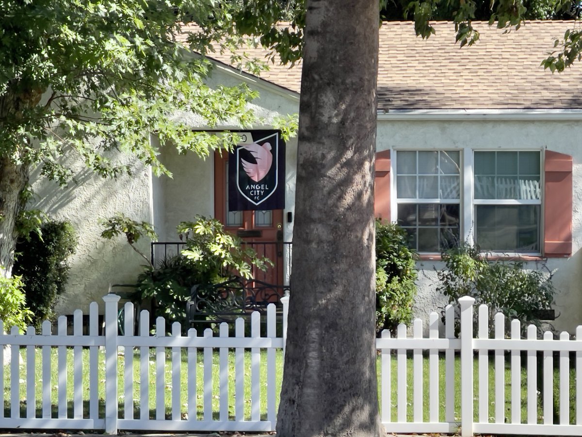 Game Day! Let's go! <a href="/weareangelcity/">Angel City FC</a> #AngelCityFC #NWSL #Volemos #ORLvLA