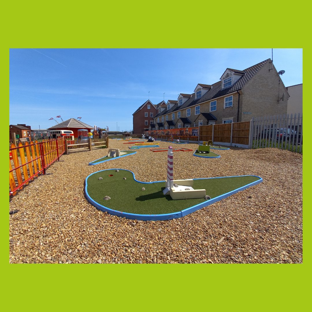 Pop's Meadow Crazy Golf in Gorleston-on-Sea bigminigolftour.blogspot.com/2022/05/pops-m… #BigMiniGolfTour #MiniGolf #VisitGreatYarmouth #CrazyGolf #GorlestonOnSea #PopsMeadow