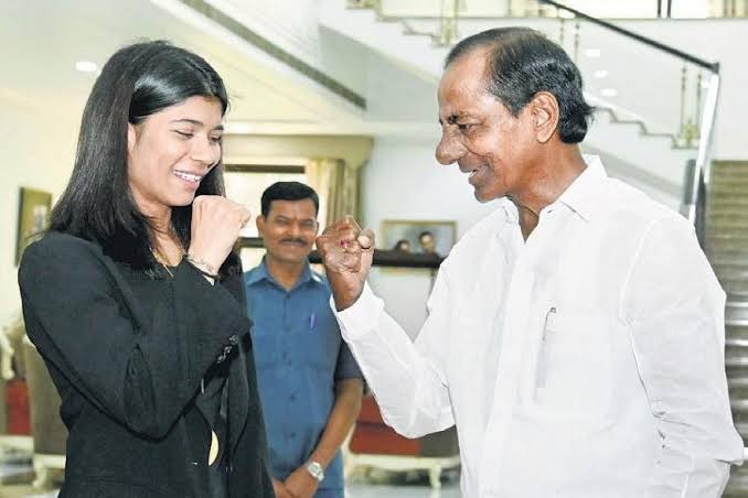 tweet_aneri's tweet photo. #Telangana CM #KCR congratulated #boxer #NikhatZareen for wining #GoldMedal #CommonwealthGames in #Barmingham. CM KCR spoke to Zareen on phone and said "By winning the gold medal, Nikhat has not only made entire India proud, but also taken its  glory a few notches higher". https://t.co/NJvNUoRv5G