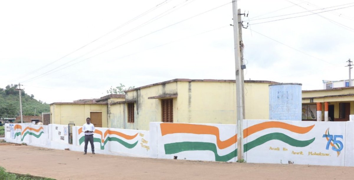 sharathpdo's tweet photo. @readingkafka ,@shilpa_nag Respected madam beacon and digital library ready to inaugurate &amp; serve young students and aspirants also Har Ghar Tiranga abhiyaan wall painting..@ GP ALIYABAD BIDAR  
SHARATHKUMAR PDO. https://t.co/cnmBrWUM1j