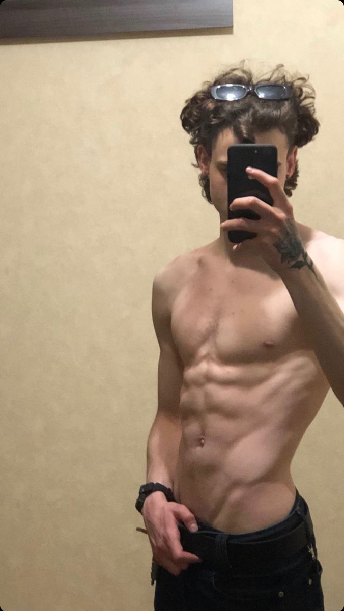 debería volver al gym.

#seductivesunday #seductivehq