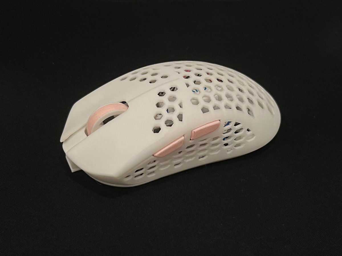 tosteck1's tweet photo. FM-2 updated version!

This version reduces the weight from 60.5g to 53g. 

For those interested, it could definitely go lower since it’s using a 9 gram 450 mAh battery and printed with pla. https://t.co/6T3AvgijMP