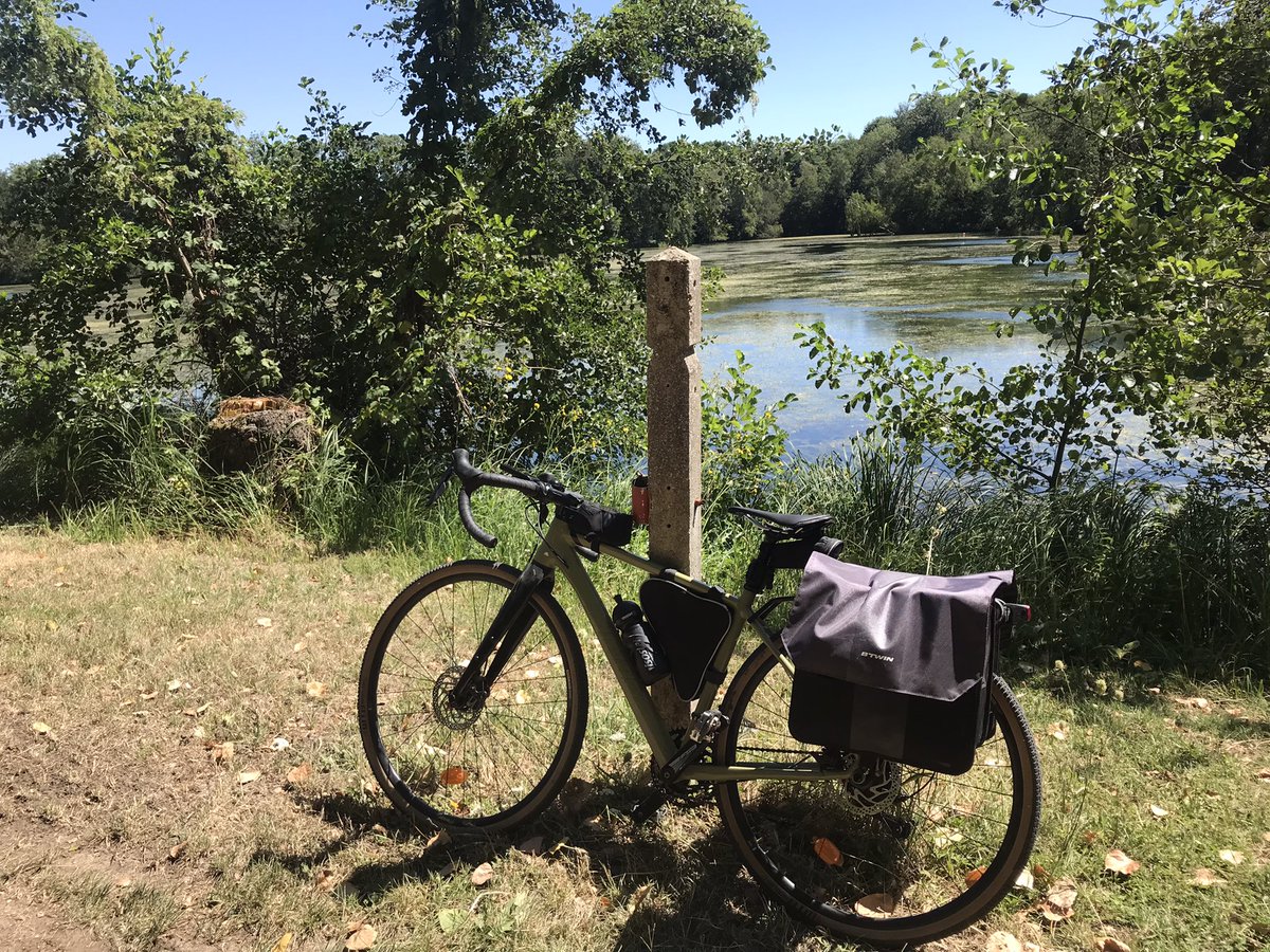 Ellyedraw's tweet photo. Super week-end sur la suite de la Veloscenie : des paysages variés et plein de choses à voir ! #letitslow #cyclotourisme #voyageàvélo https://t.co/lolpPWarwC