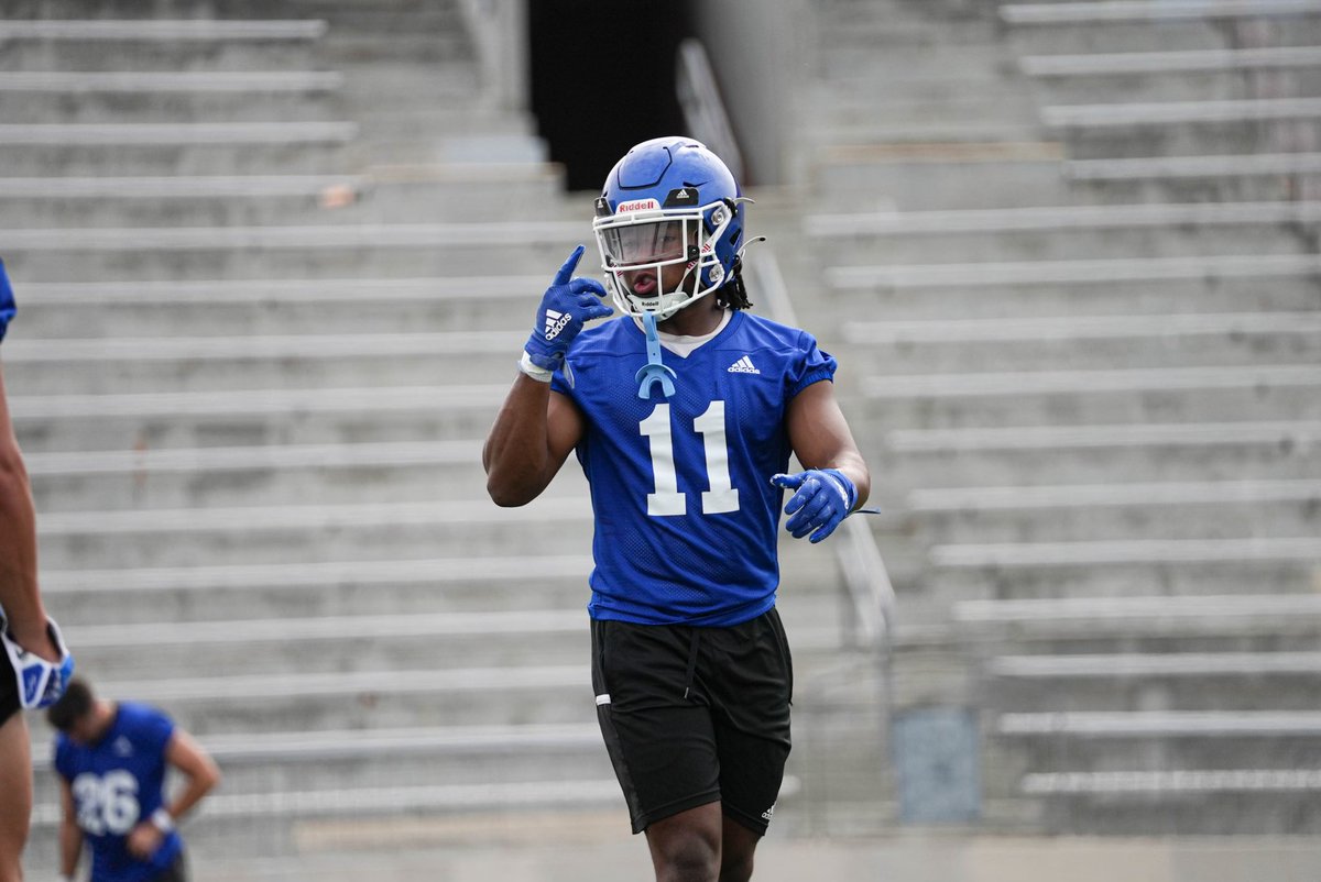 DrakeBulldogsFB's tweet photo. Day two in the books #gamechangers

📸: @carsonculp https://t.co/jPBKeOgG2S