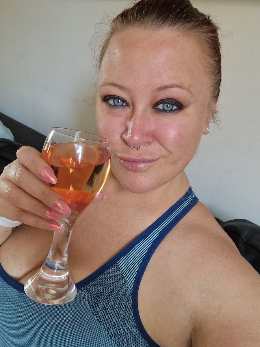 Eviloi's tweet photo. Drunken Sunday: Engage https://t.co/nMXDCBjSwU