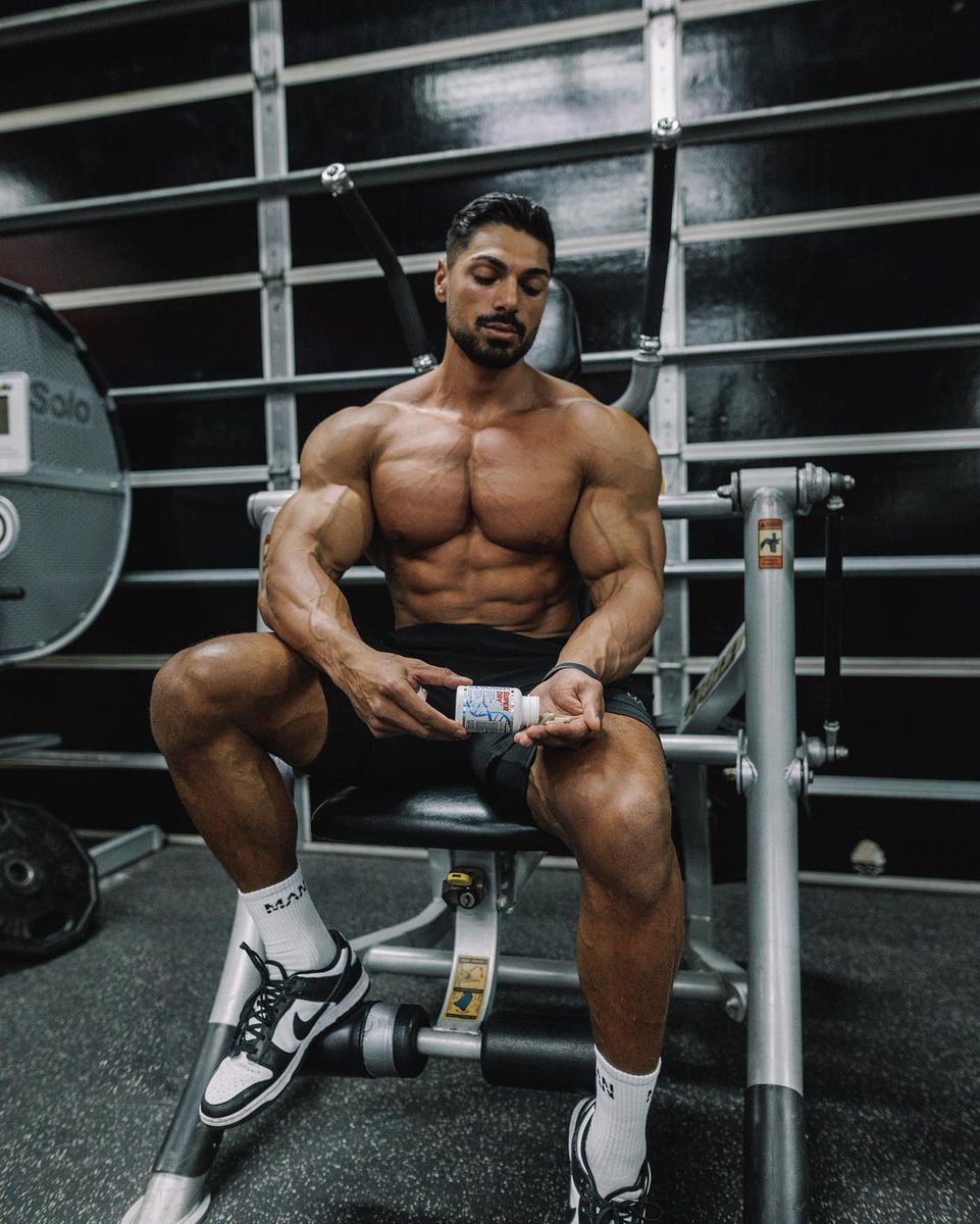 andreideiuuu's tweet photo. the last few weeks of prep i always add in super dry 2x per day to dry out &amp; bring more definition. @EvogenNutrition code 'Andrei'
#Texas #texasgame #fivedaystogo #sundayvibes #bodybuilder #CommonwealthGames #Andreideiu 👇👇👇
https://t.co/JFn3iPIjOH https://t.co/NMrR4yBREP