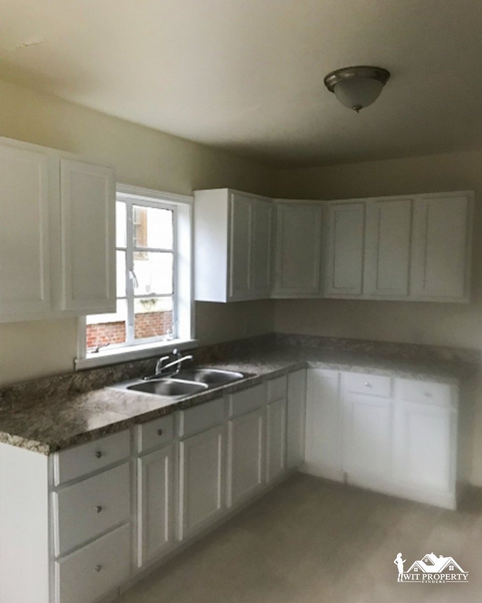 WITProperty's tweet photo. It has three bedrooms, is in a peaceful neighborhood, perfect choice for a family.

It features two full bathrooms and central heating and cooling.

Easy parking and laundry access.

Nice kitchen and bathroom cabinetry.

Unfurnished

$1200/mo.

#JacksonMS #Mississippi #realestate https://t.co/AGP5NVsKRG