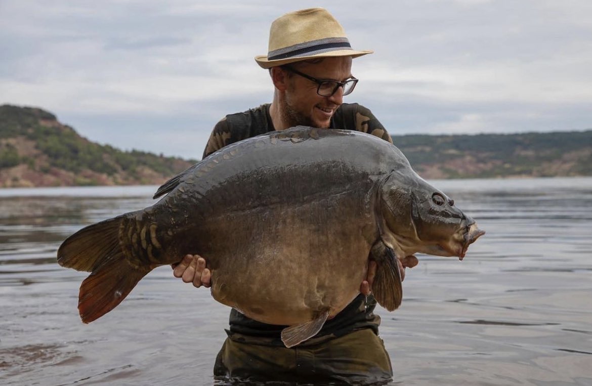 Taking a look back at this MEGA Capture caught during Episode 1 of the latest series of Monster Carp. 👊🏻💯

If you somehow managed to miss this episode or any of the other episodes, all 4 are available over on the ITV hub. 

itv.com/hub/monster-ca…

<a href="/NeilSpoons/">Neil Spooner</a> <a href="/TomDove11/">Tom Dove</a>