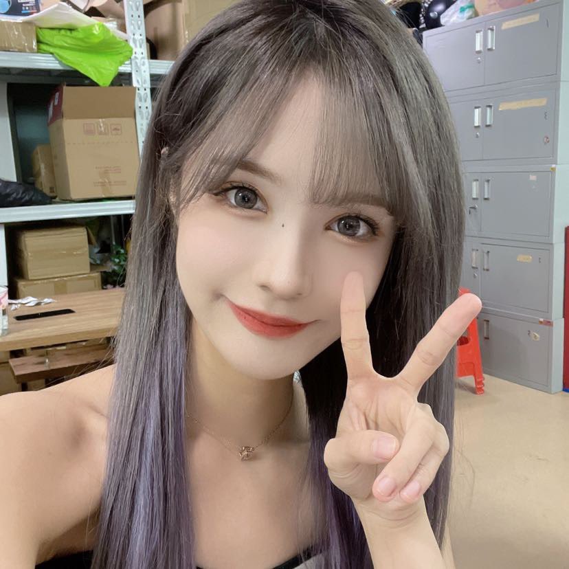 yang bingyi site 🦦 tweet media