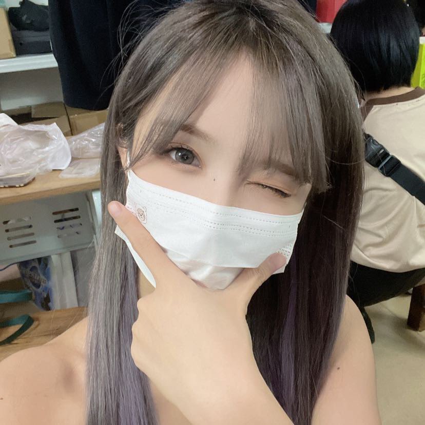 yang bingyi site 🦦 tweet media