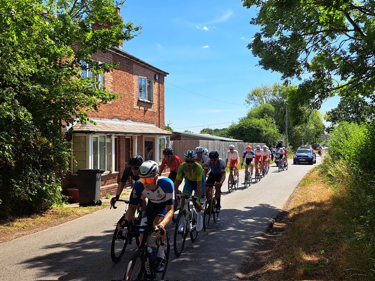 Overheard at the #Birmingham22 Road Race: ' How the fuck does a random Scottish guy I've never heard of come 3rd?'

That guy is Finn Crockett and he's been pretty shit hot all season @RibbleWeldtite