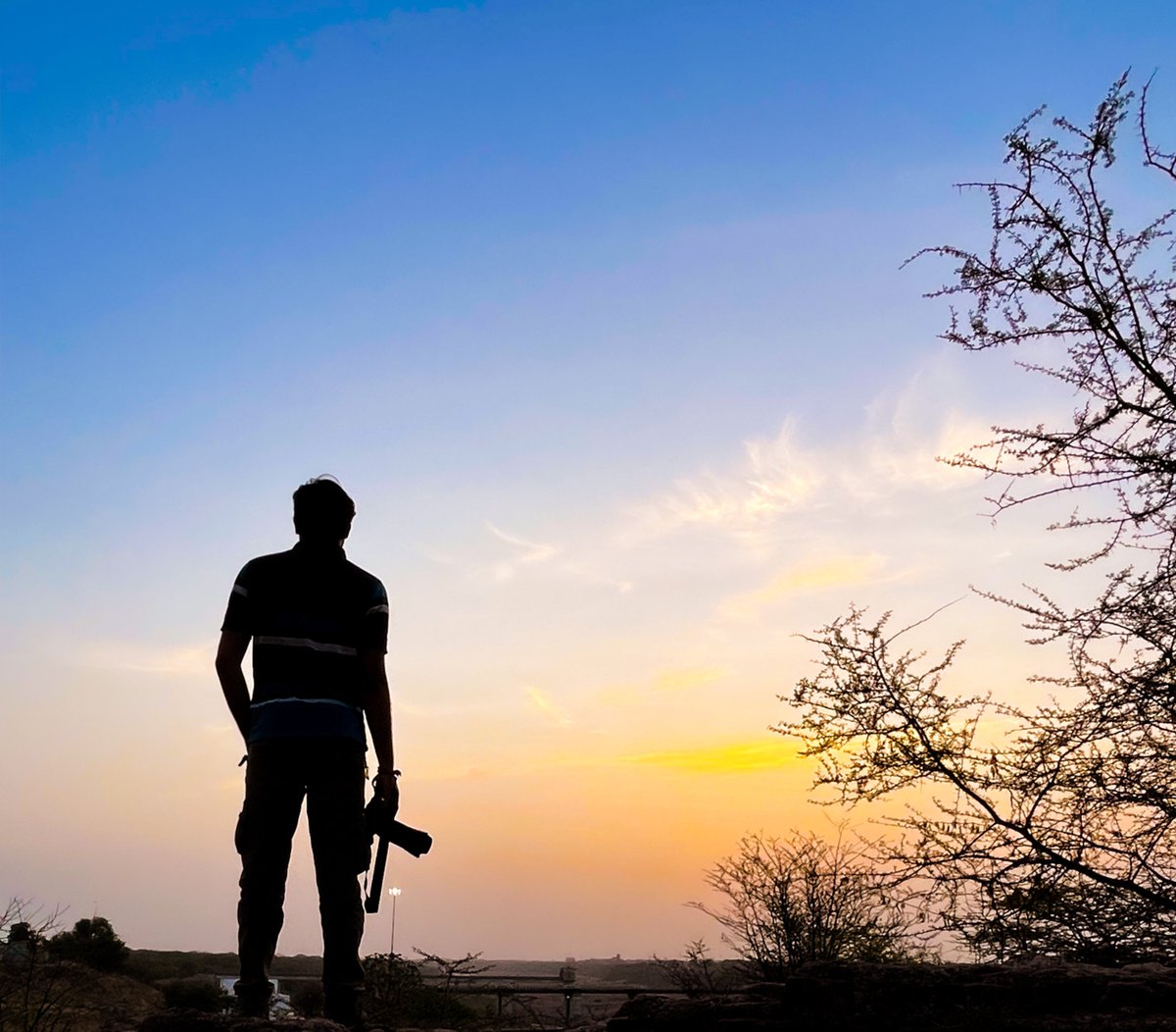 PrathmeshPhoto2's tweet image. My Lens
Sometimes it&apos;s like people are a million times more beautiful to you in your mind. It&apos;s like you see them through a special lens.
#prathmeshphotography #photographers #photographylovers #photography #photographyislife #natgeoyourshot #natgeoindia #nikon #nikonphotography