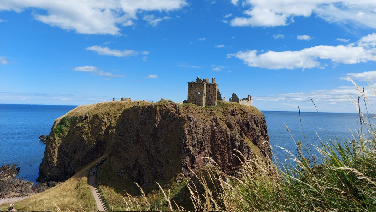 MrsQuaver_73's tweet image. 21 years ago on a blustery Sunday in February, blwin a hoolie @castledunnottar my boyfriend asked me to marry him. Today we visited it again noo 19yrs married. Love him. ❤️ #lovescotland #iamscottish #beautifulscotland #myhomeland ❤️🏴󠁧󠁢󠁳󠁣󠁴󠁿❤️