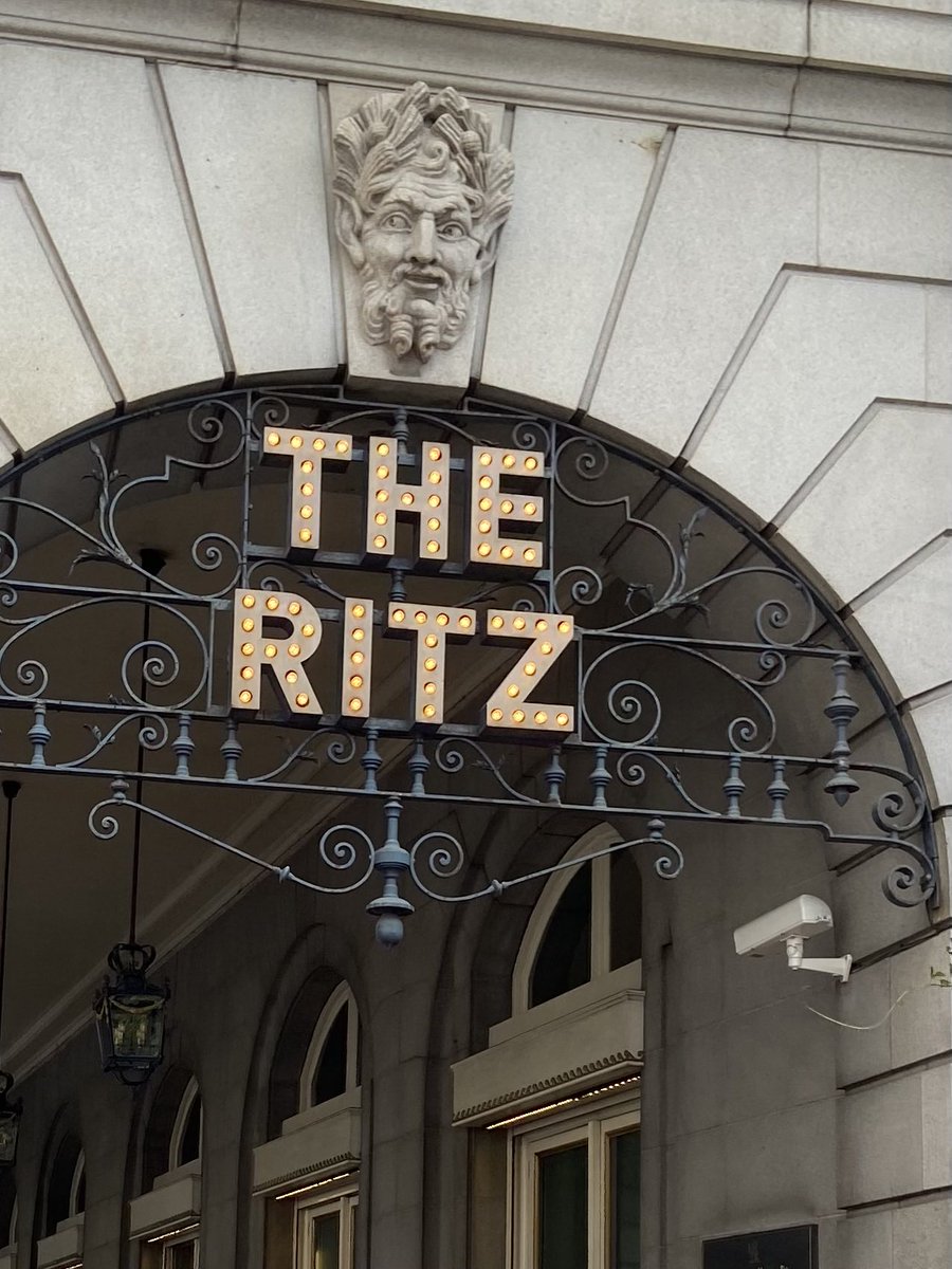 EasonTrish's tweet photo. Had a lovely day in London , afternoon tea in The Ritz which was amazing https://t.co/Krkwb6gi2v