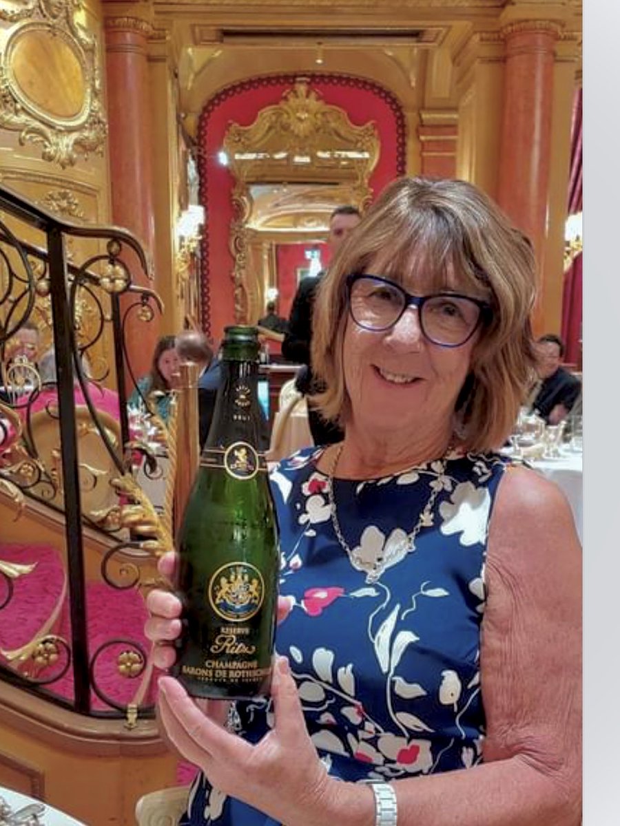EasonTrish's tweet photo. Had a lovely day in London , afternoon tea in The Ritz which was amazing https://t.co/Krkwb6gi2v