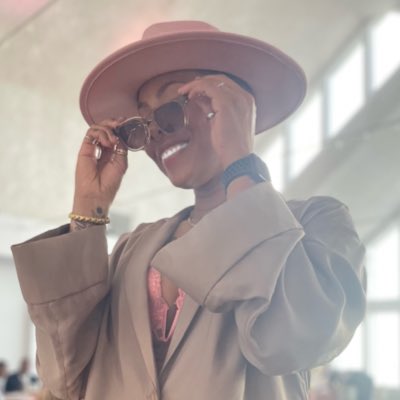 #NewProfilePic #weddingvibes #tophat #chic #rosé