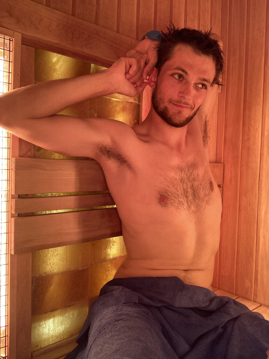 theodoros_fara's tweet photo. Jai voulu faire le beau au sauna MISSION NON-ACCOMPLIE hehe #budabest https://t.co/iOc8orF0mm