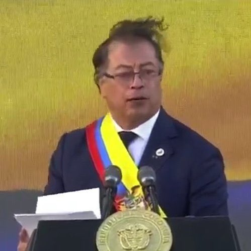 egonayerbe's tweet photo. Un presidente que dejó el EGO a un lado. https://t.co/8XQ5MsFFXA