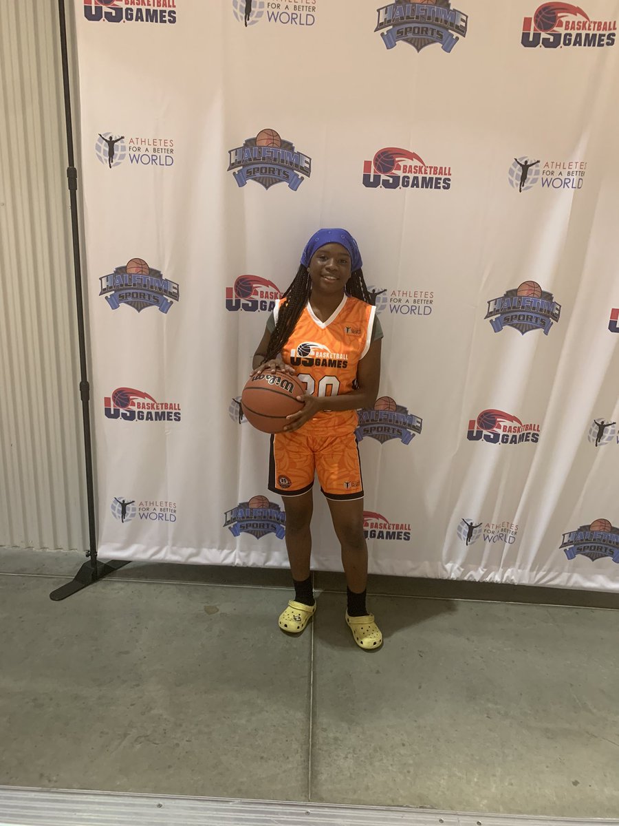 USCCross2024's tweet photo. Thanks us games for and awesome weekend of basketball @theyenveyny_ @LaurenM_silk @MWatkins030 @WoodlandHighSC @Trojansblue @TimberlandHS @PGH_SCarolina @BenedictWBB @KimOgg9 @FM_WBB @ScstateWBB @NCATAGGIES @UVAWomensHoops https://t.co/uKR1Fo0suM
