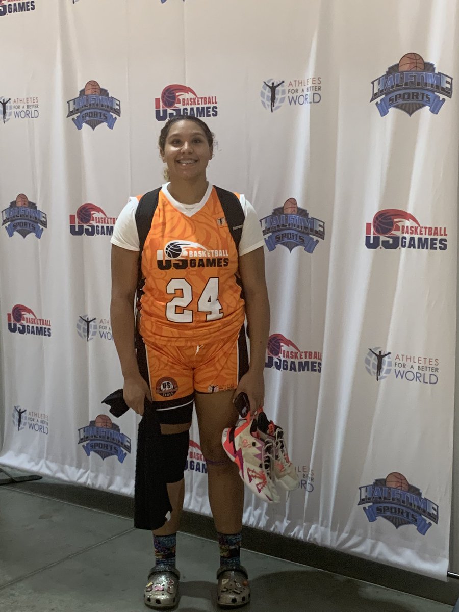 USCCross2024's tweet photo. Thanks us games for and awesome weekend of basketball @theyenveyny_ @LaurenM_silk @MWatkins030 @WoodlandHighSC @Trojansblue @TimberlandHS @PGH_SCarolina @BenedictWBB @KimOgg9 @FM_WBB @ScstateWBB @NCATAGGIES @UVAWomensHoops https://t.co/uKR1Fo0suM