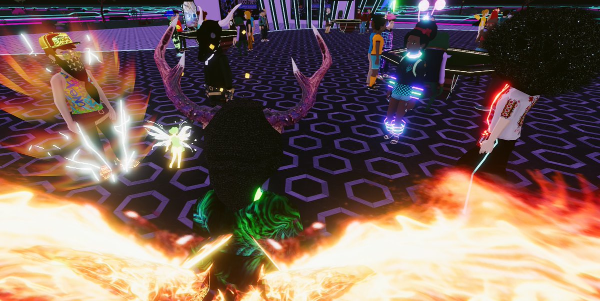 What a great way to end the week, w/some awesome by @Defector_Dan at <a href="/DecentralGames/">Decentral Games</a> for #SlappinSundays 🥳🎶🎶🎶 Good to see some of my homies enjoying the music and winning (right?) on the tables. It was an awesome week, and looking forward to the next. #LFG!!!

#Decentraland