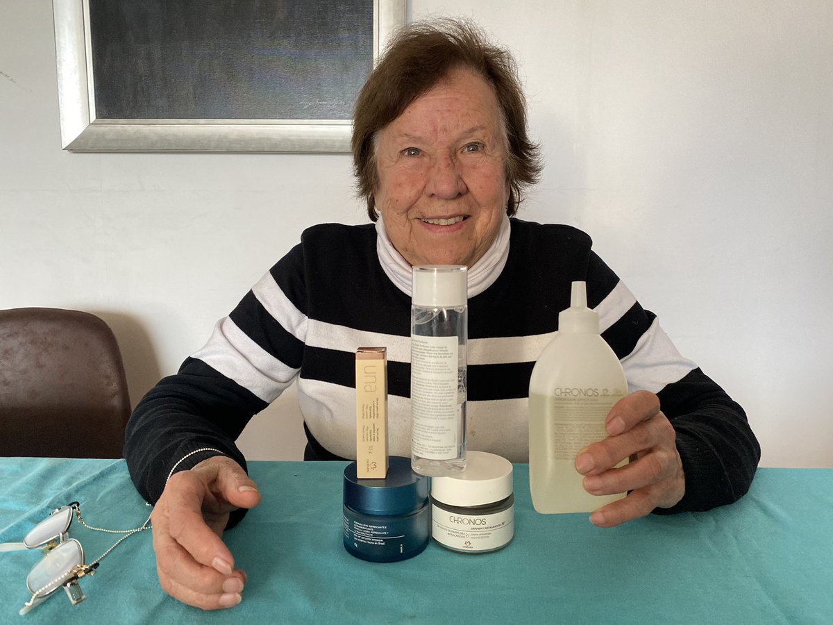 gabinfame's tweet photo. Si vas a comprar en @natura_chile, no olvides poner el nombre de tu consultora favorita: la Martita 👵. Es una gran ayuda para ella 💪. Hoy le tomamos fotos con los productos más pedidos 📸
Puedes encontrarla en este link: https://t.co/vZlYASuhnB
Marta Mendieta Herrera📲 https://t.co/ugXgKtQTmR