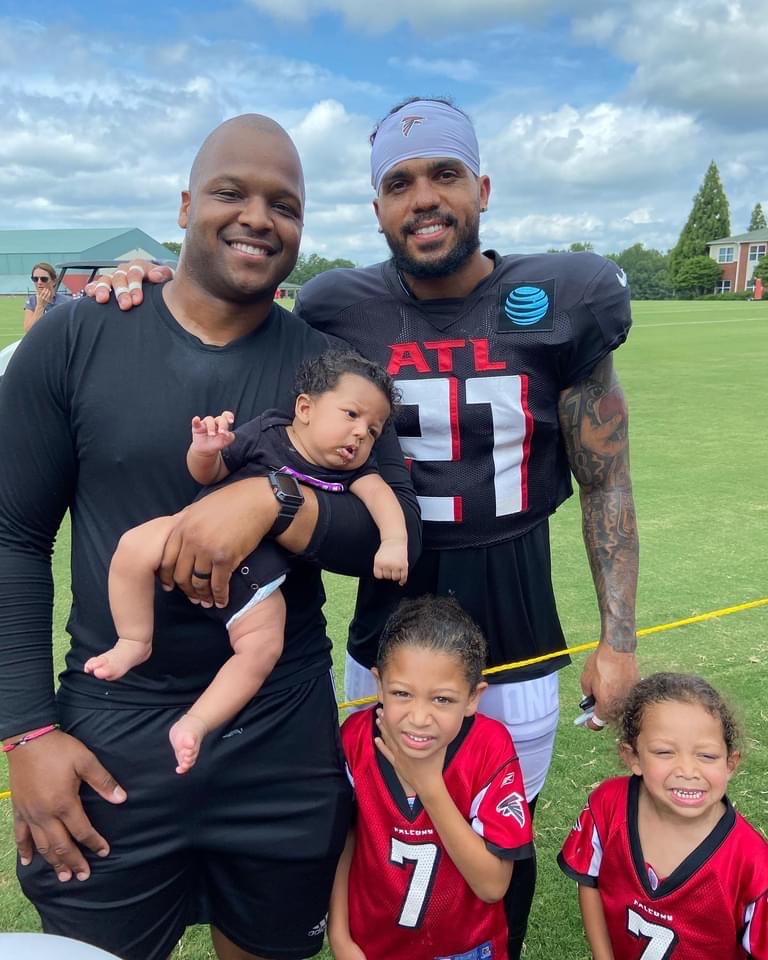 Dope pic my lil bro his kids and his former teammate @machine_marlowe #JMUNation #GoDukes