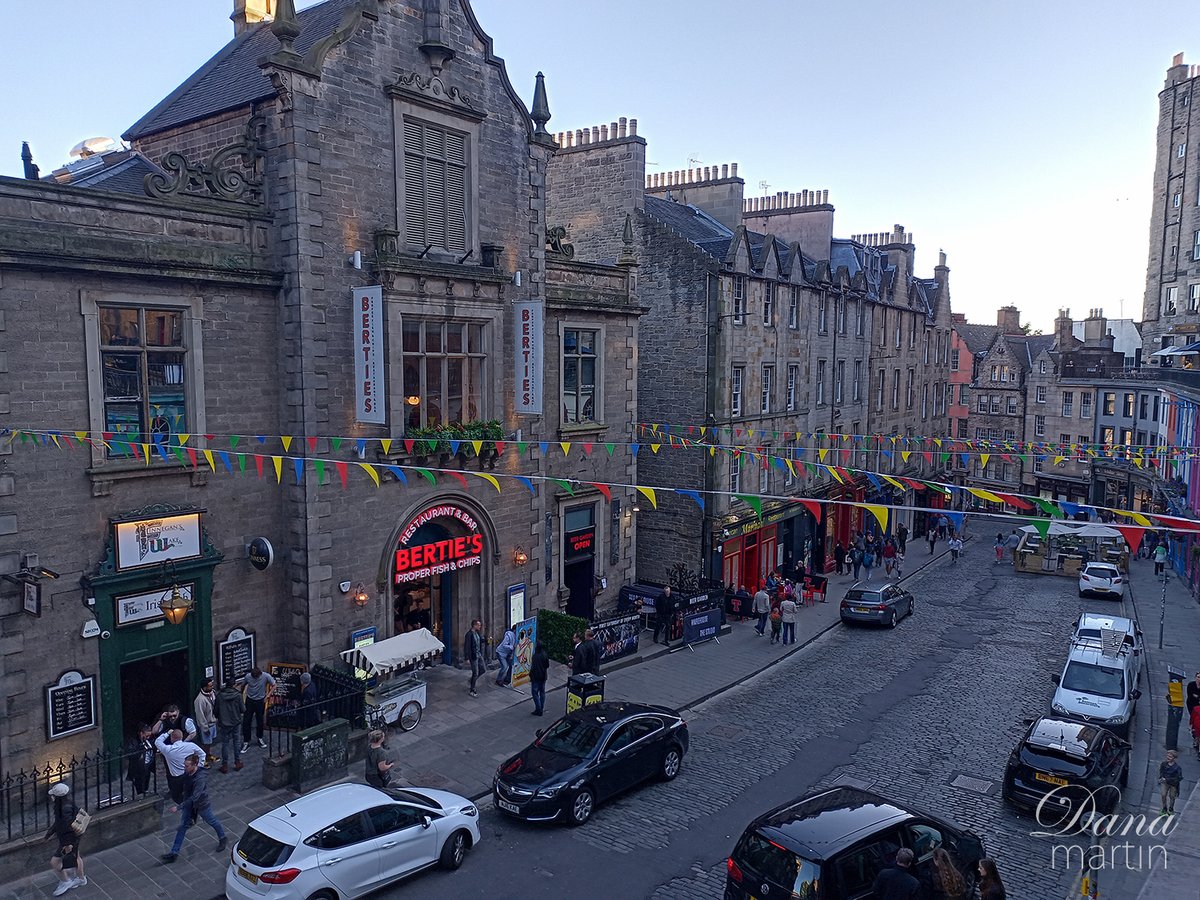 Edinburgh Castle, known as "the most besieged place in Great Britain and one of the most attacked in the world", having endured 26 sieges in its 1,100-year history. Plus a few more shots of nearby buildings.

#scotland #visitscotland #edinburgh