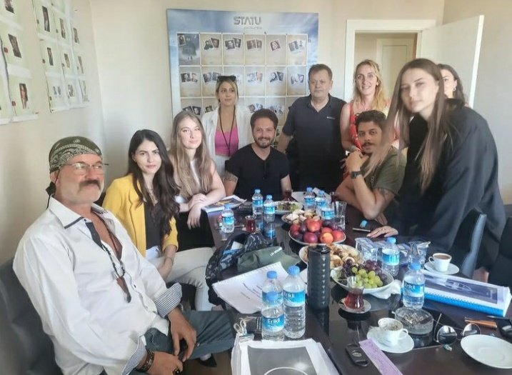 #merkezfilm okuma provasından İlay yok ;/