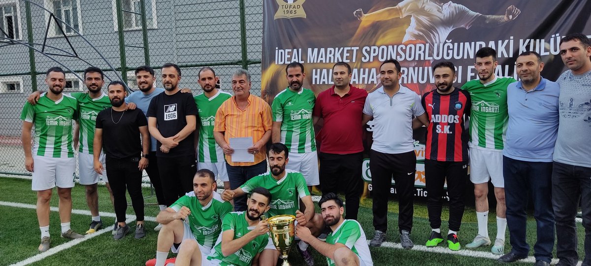 Yine şampiyonluk ya 
Ulan Fenerbahçe bi senden yana yüzümüz gülmedi 😂😂😂 <a href="/sel_rtn/">..</a> <a href="/VedoBey004/">Vedat ÖZDEN</a> <a href="/1ferdicelik/">Ferdi Çelik</a>