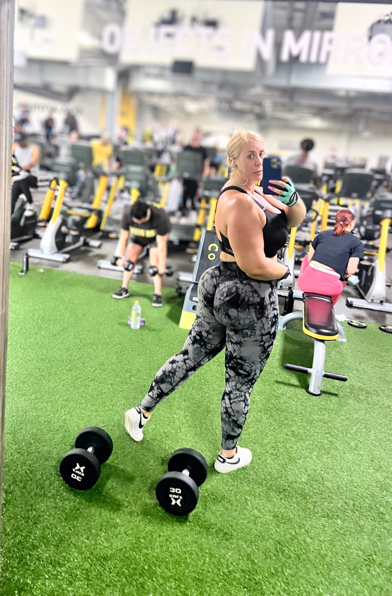 𝕃𝕚𝕝𝕒 𝕃𝕠𝕧𝕖𝕝𝕪 on Twitter: "Sunday Bunday 🍑🏋🏼‍♀️ #Legday #thickfitchick