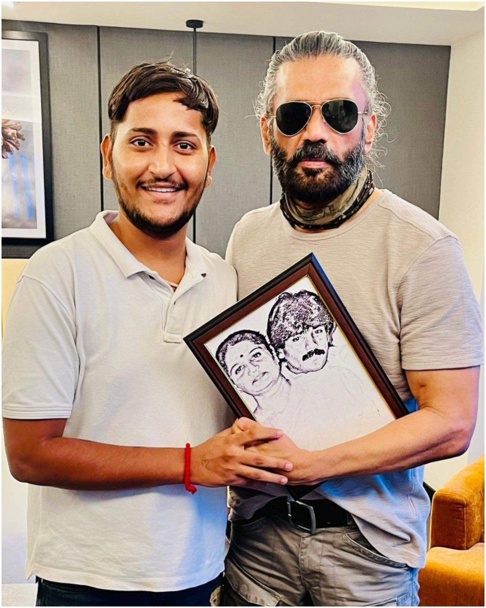 Humble Superstar <a href="/SunielVShetty/">Suniel Shetty</a> Sir clicked with Gurmeet Rathore..❤️❤️🙏
#sunielshetty #sketch #drawing