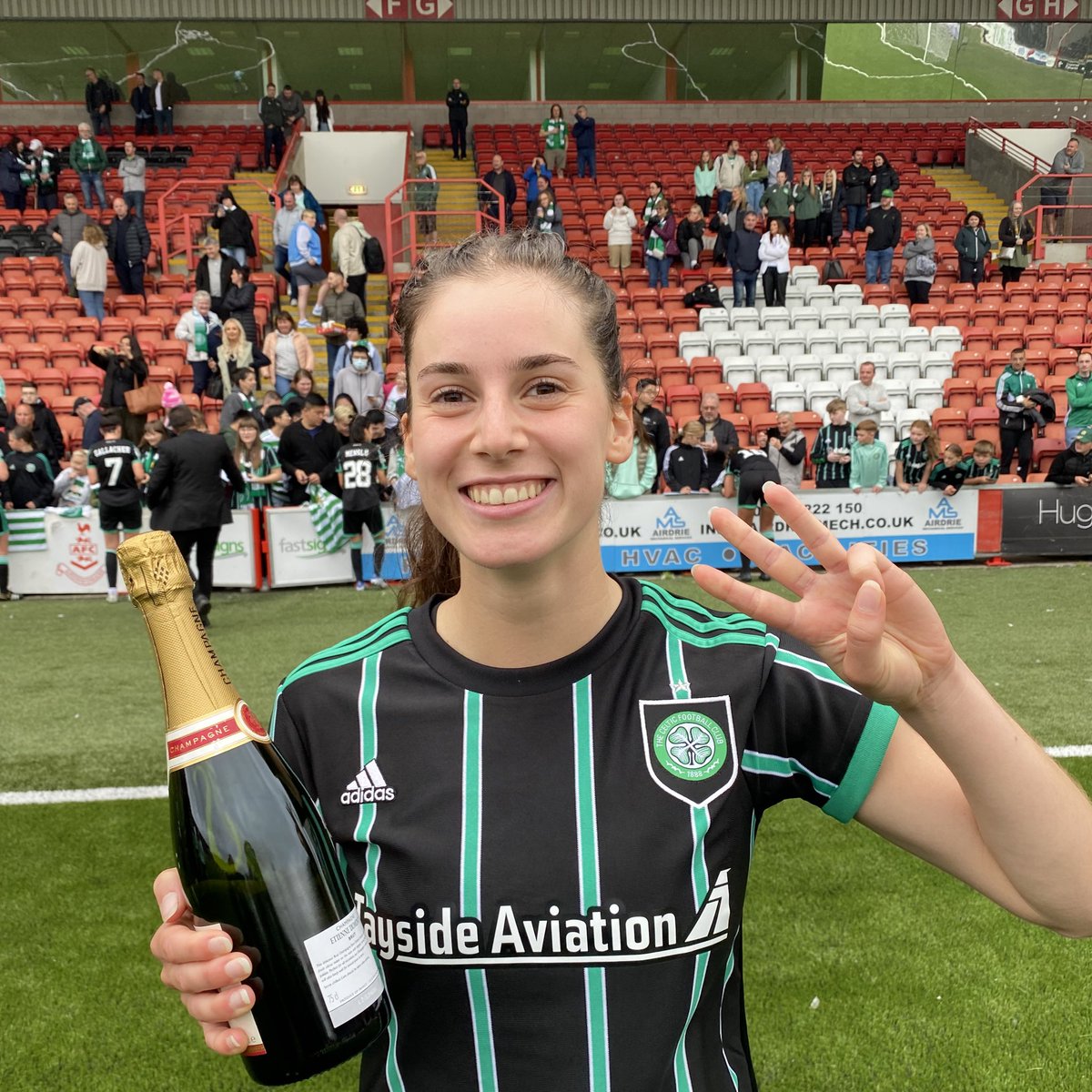 CelticFCWomen's tweet photo. 🍾 Congrats to our @taysideaviation POTM @LariseyClarissa 👏 https://t.co/Oh8toFkmzH