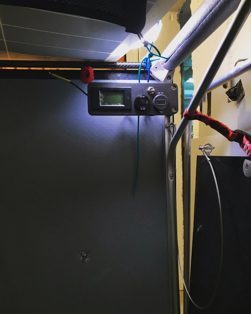 Ladeelektronik für den Fahrradwohnwagen. #bicycle #camper #diy #Electronics #solar  #charge #system #fawowa