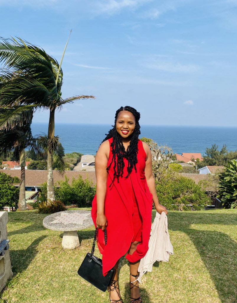 nyaneann's tweet image. A lady in red #weekendphotodump❤️