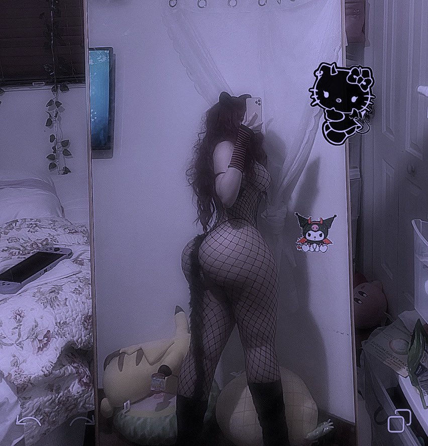 vampvmami's tweet photo. irl anime kitty https://t.co/01r7v5ML1v