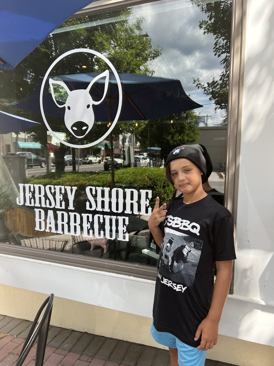 Had an AMAZING lunch at Jersey Shore BBQ and scored some sweet swag!! Can’t wait to come back! 🐖🐖<a href="/JSBBQ/">Jersey Shore BBQ</a>