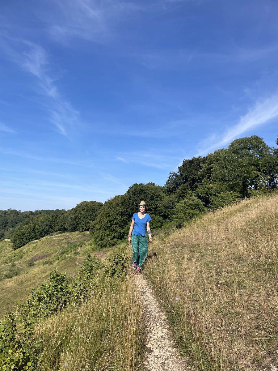 🧑‍🍳 🥾A recipe for a summer DATE NIGHT: 
👶🏼 Take one contented toddler
👵🏼 Mix with a sleepover at Nanna’s 
🦸🏻‍♂️ Add a good dollop of @adventureman (extra hot 🌶)
🏔 Stir in 2 cups of inspo from <a href="/komoot/">komoot</a> ‘s encouragement to #OwnYourEvenings 
☀️ Bake at 28 degrees (after 6pm)
Laverly.