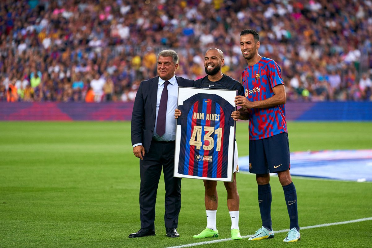 BarcaUniversal's tweet photo. He will never be forgotten. https://t.co/TauHnDbbUW