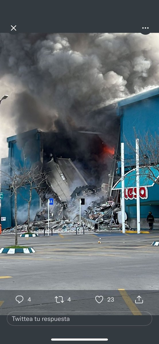 Ronaldcra's tweet photo. Parecía una desgracia con suerte, hoy es una tragedia de grandes proporciones
Si bien solo hay perdidas materiales, la cantidad de damnificados (trabajadores, empresarios) es importante 
Solidaridad con todos ellos y a trabajar para mitigar las consecuencias
Vamos Maldonado!!! https://t.co/UV42xxs1hi