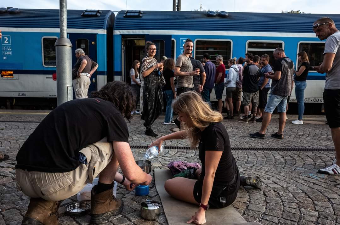 Cestování via #cd porucha, stojíme v Ústí nad Orlicí.