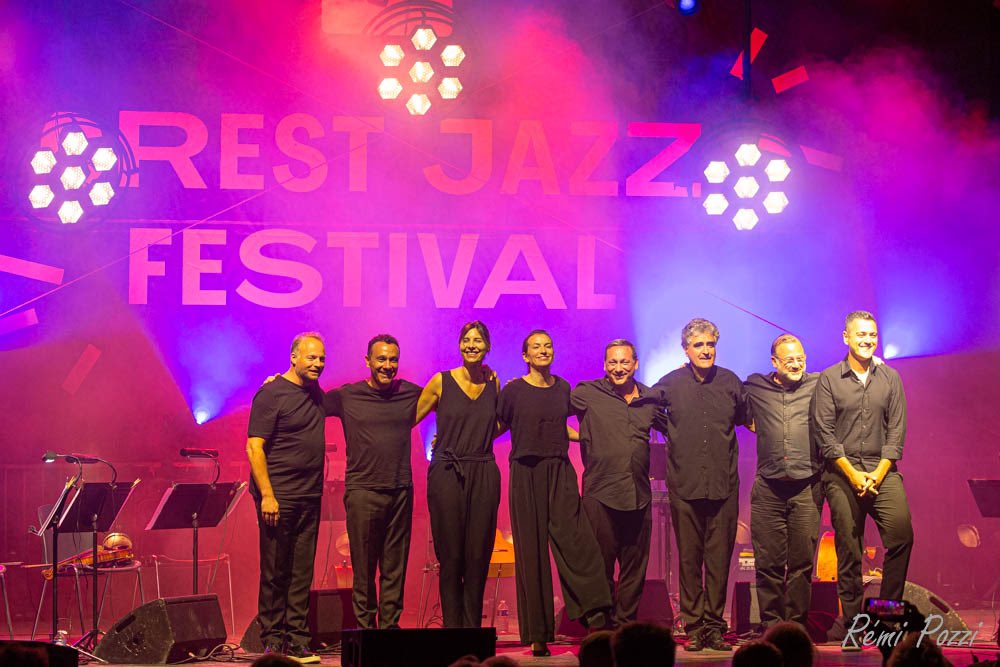 Wonderful <a href="/CrestJazzVocal/">Crest Jazz Festival</a> #CrestJazzFestival night with #LeSouffleDesCordes 🔥
Big congrats el capitan @rgarciafons and the amazing team 💫
#KikoRuiz
#DeryaTurkan
#FlorentBrannes
#AmandineLey
#CyrilBouffyesse
#BarbaraLeLiepvre