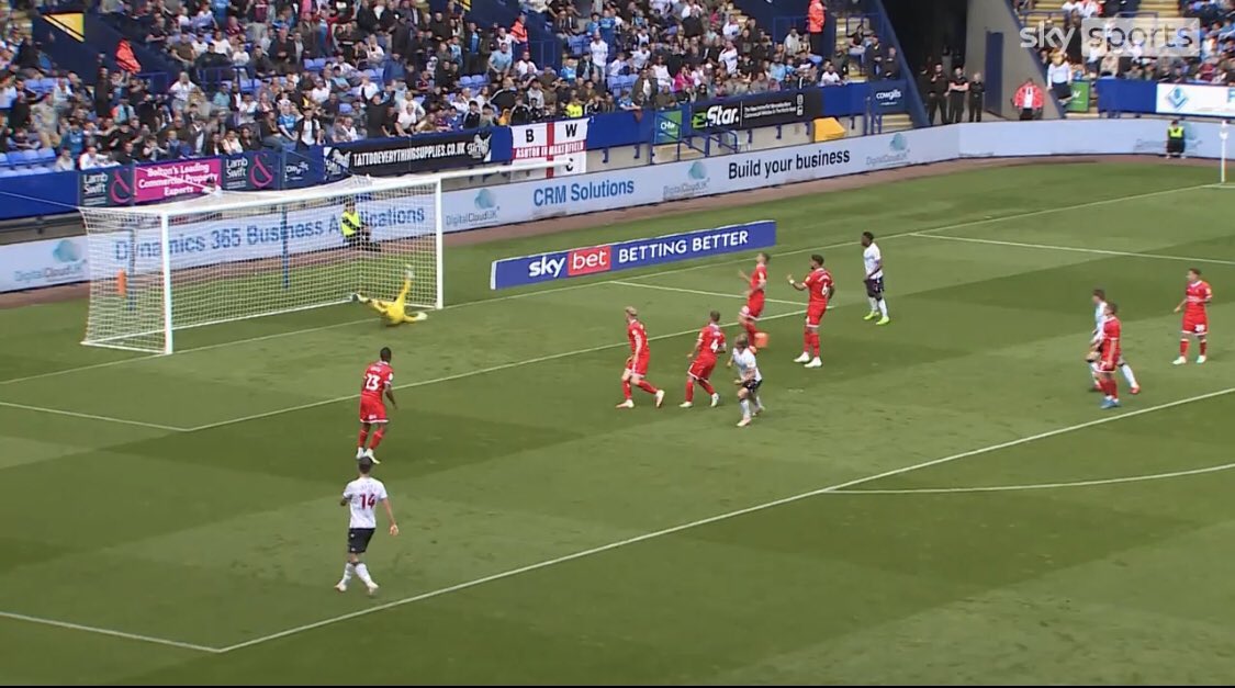 J5aint's tweet photo. Some great exposure for LED advertisers from the 1st @OfficialBWFC home game of the season 📺 @DigitalCloudUK, #Folsana &amp; #LambAndSwift providing a brilliant backdrop to the goals 🎥 @SkySports &amp; @ITV4 highlights, &amp; seen by the 17.5k in attendance 👏🏽#PerimeterAdvertising #BWFC https://t.co/hutiCvJfuW