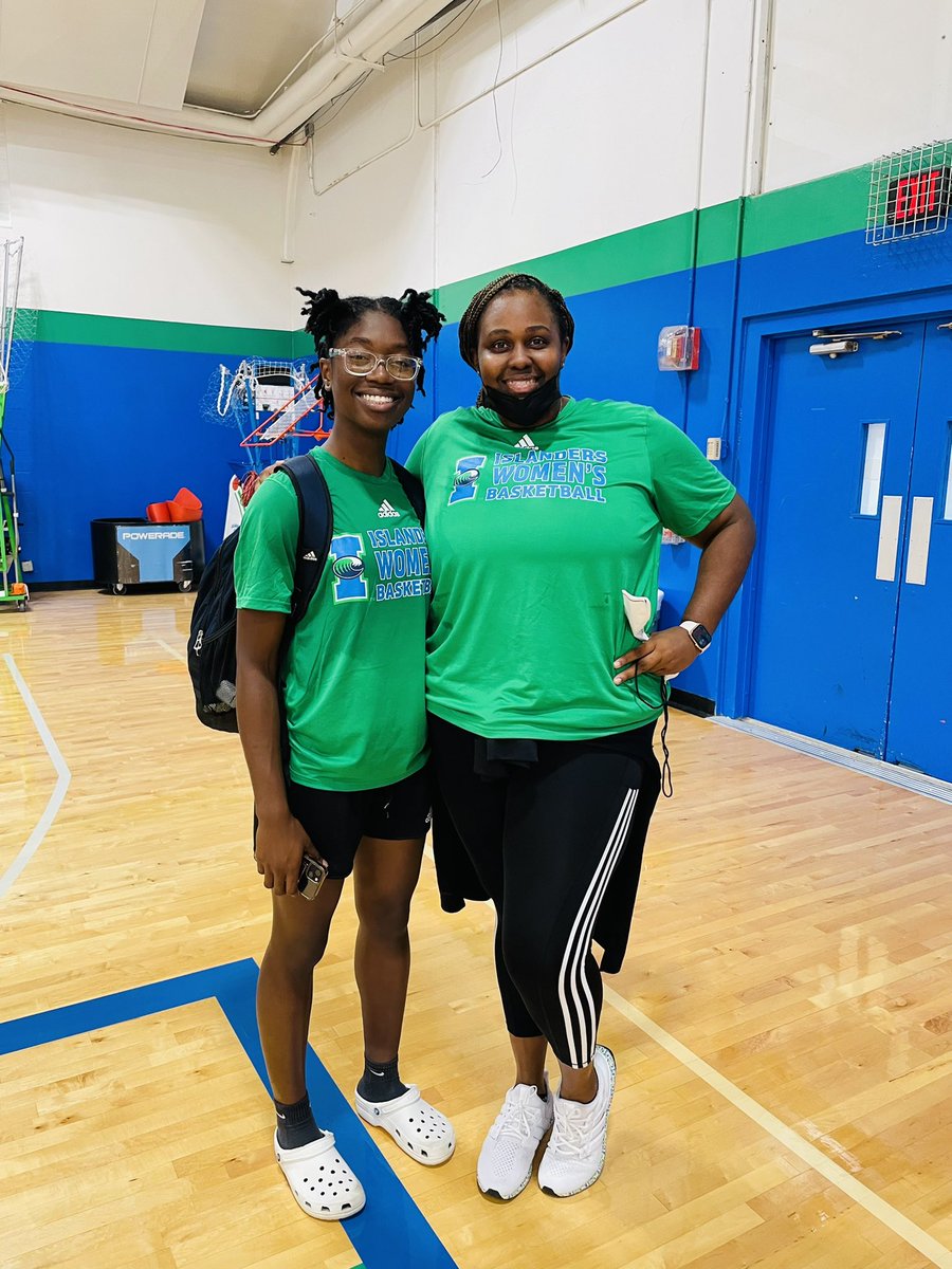HouDreamElite's tweet photo. 2023 @kelechidke put in some good work at @Islanders_WBB Elite Camp. https://t.co/wRP5B7B9aW